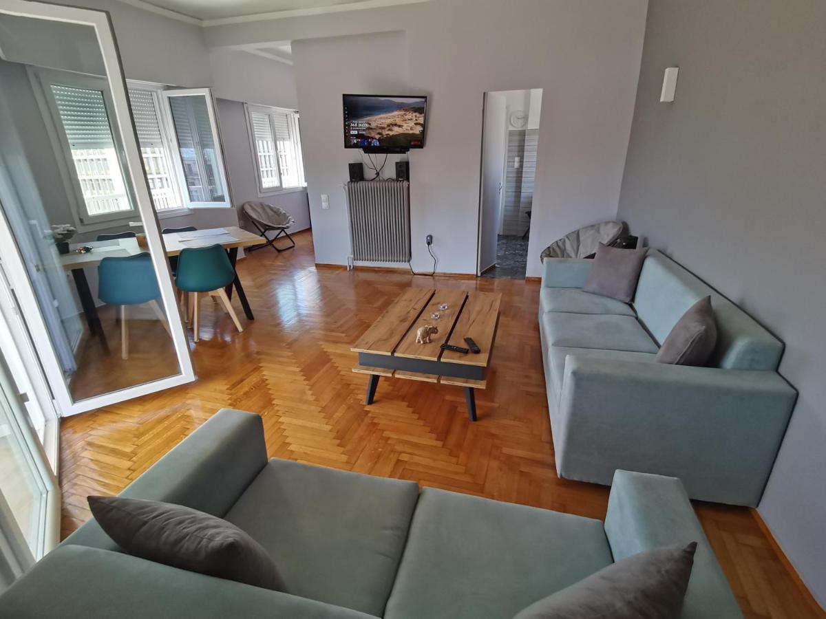 Penthouse Spacious W Super Wifi & Terrace, 2 Min From Metro Apartment Atena Exterior foto